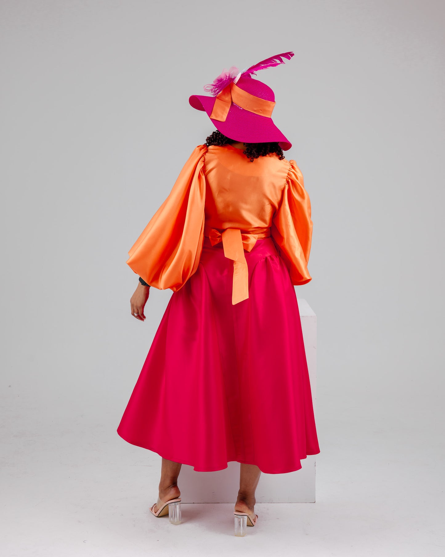 FR1004 ORANGE BUBBLE SLEEVED CROSSOVER TOP