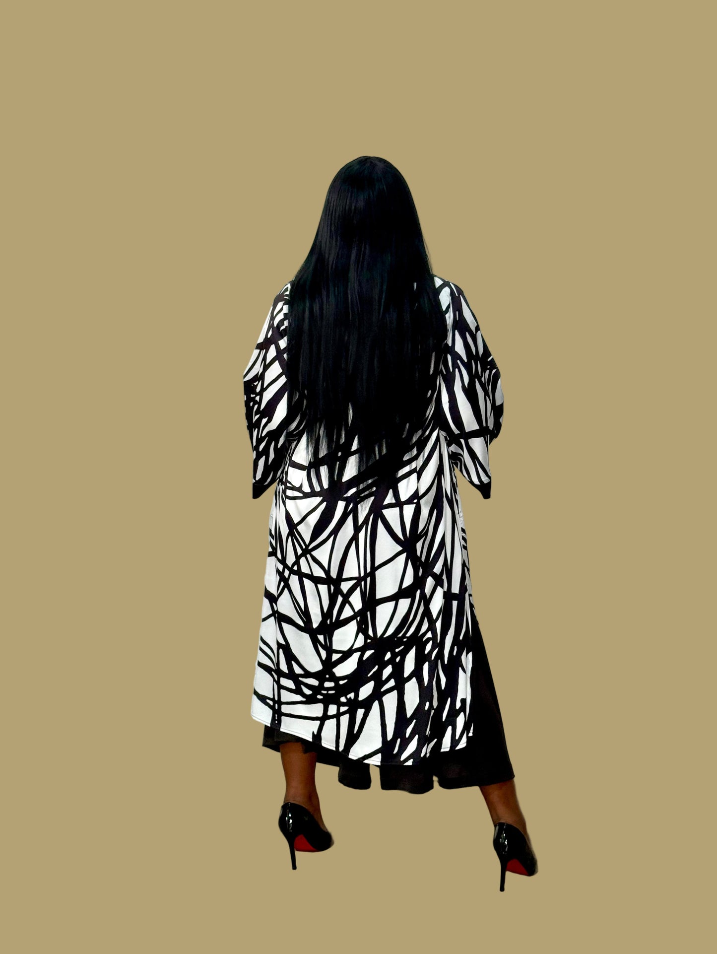 FR1087 BLACK/WHITE KIMONO
