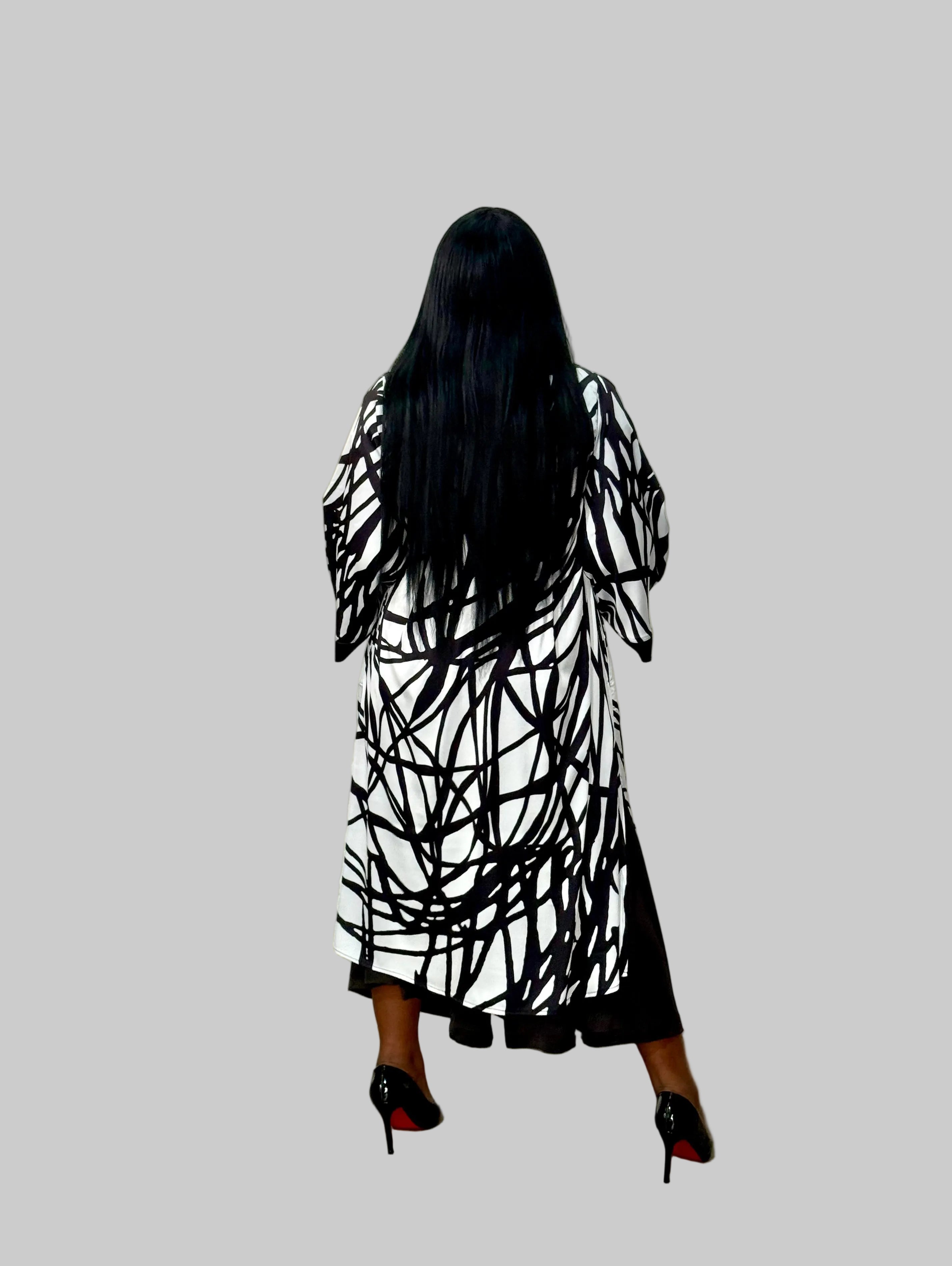 FR1087 BLACK/WHITE KIMONO