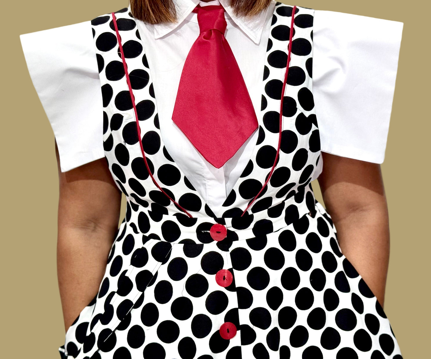 FR1093 WHITE TOP AND RED TIE