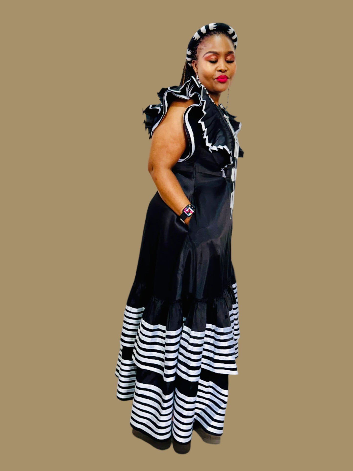 BLACK/WHITE NOBUHLE DRESS