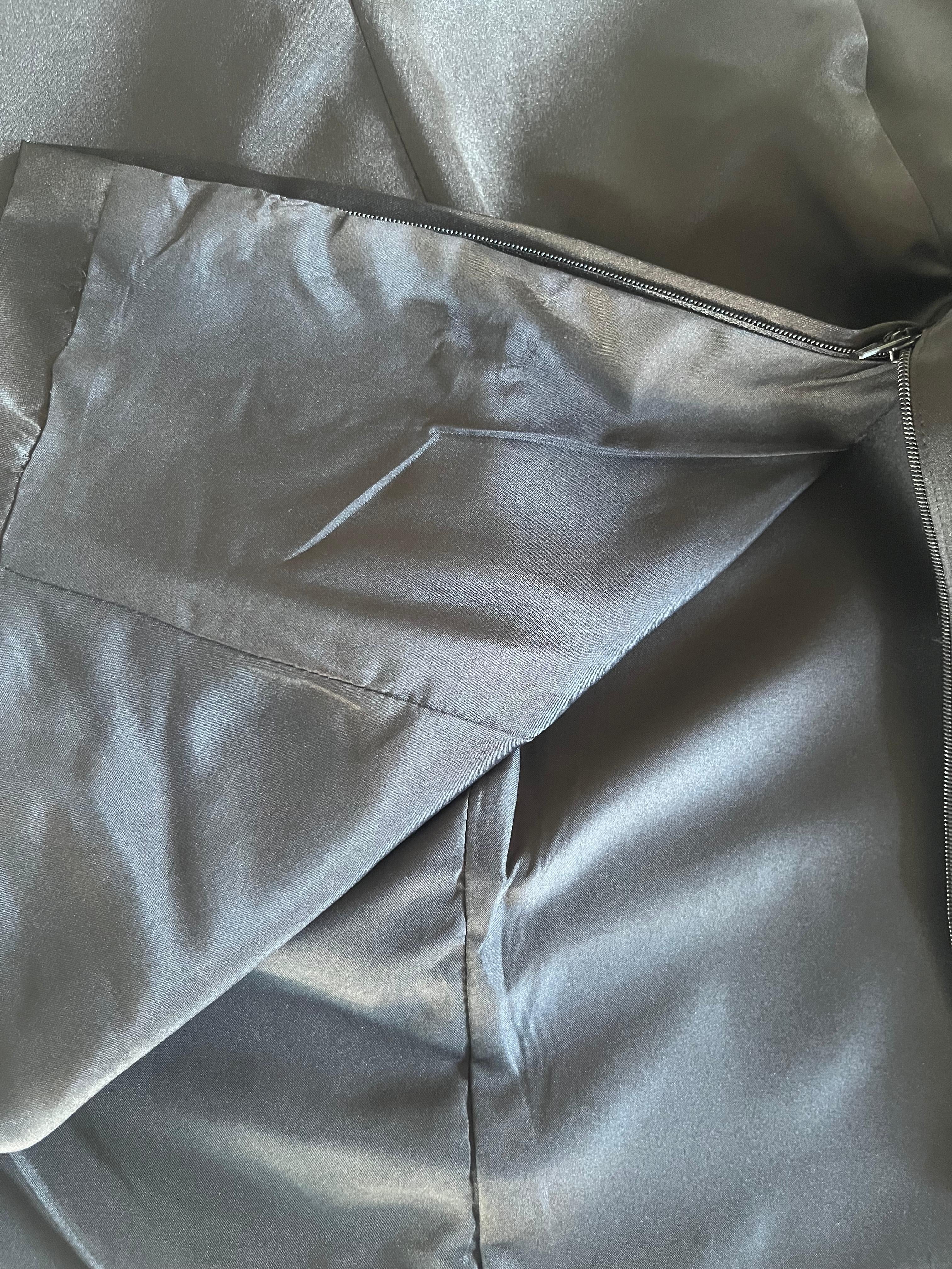 FR1117 BLACK VALENTINE TOP