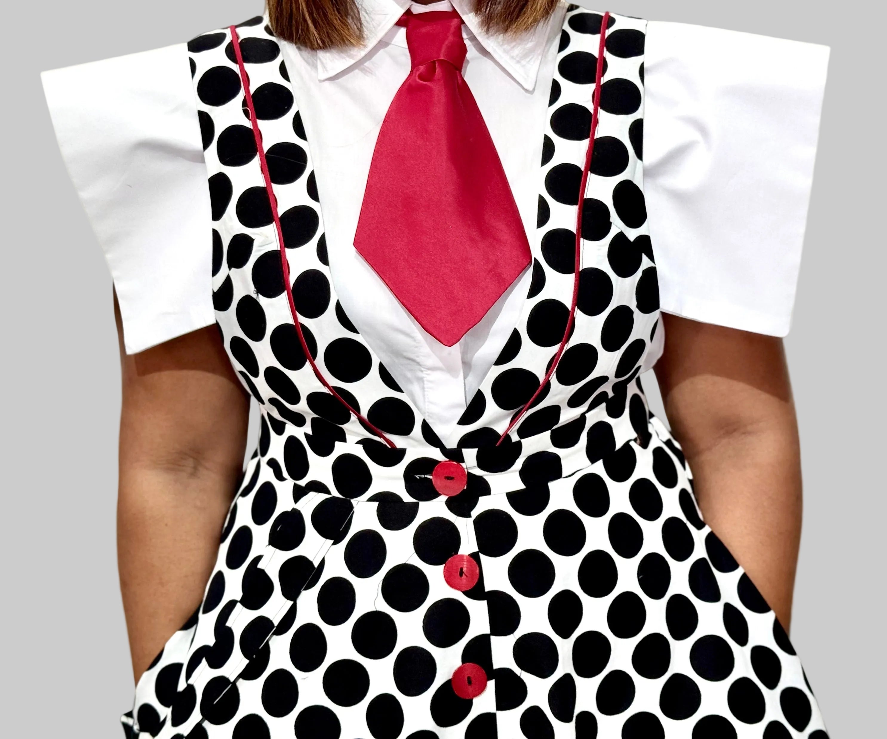 FR1093 WHITE TOP AND RED TIE