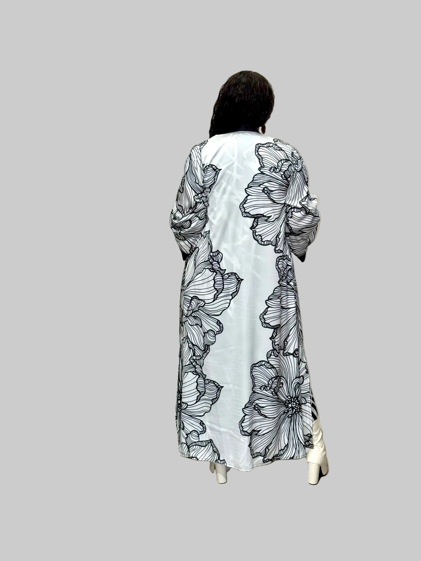 FR1099 WHITE/BLACK LONG KIMONO TOP