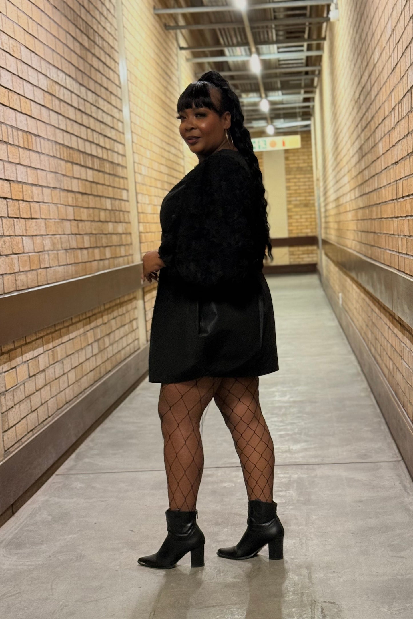 FR1109 BLACK MINI DRESS WITH PUFFY LACE SLEEVES