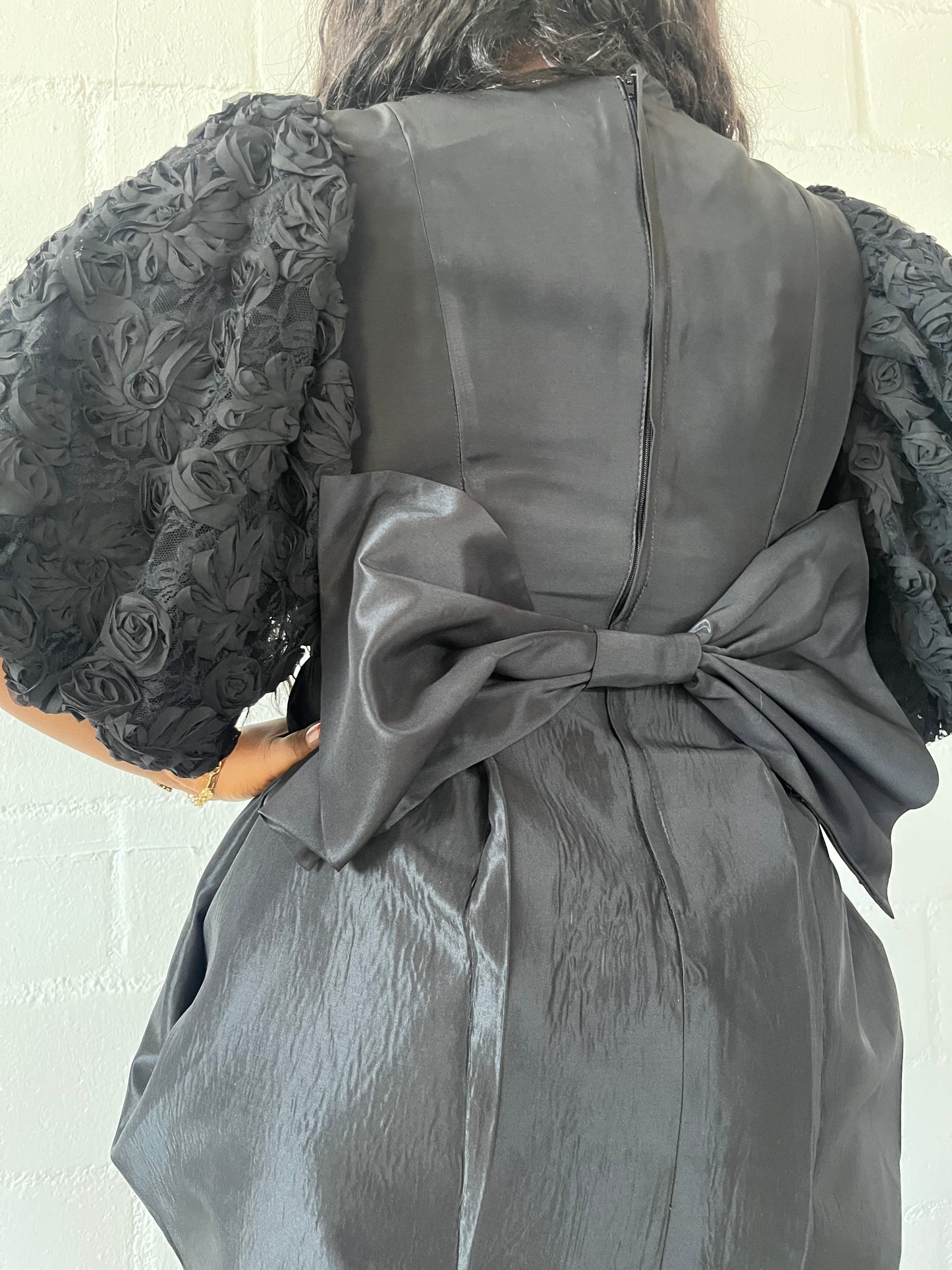 FR1109 BLACK MINI DRESS WITH PUFFY LACE SLEEVES