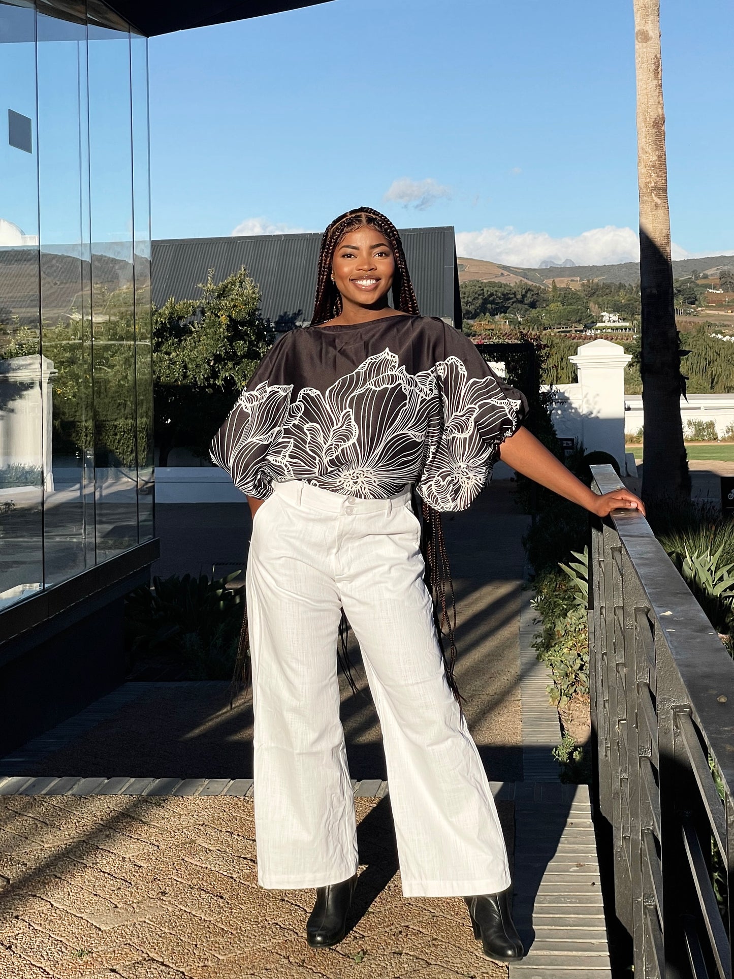 BLACK/WHITE KIMONO TOP