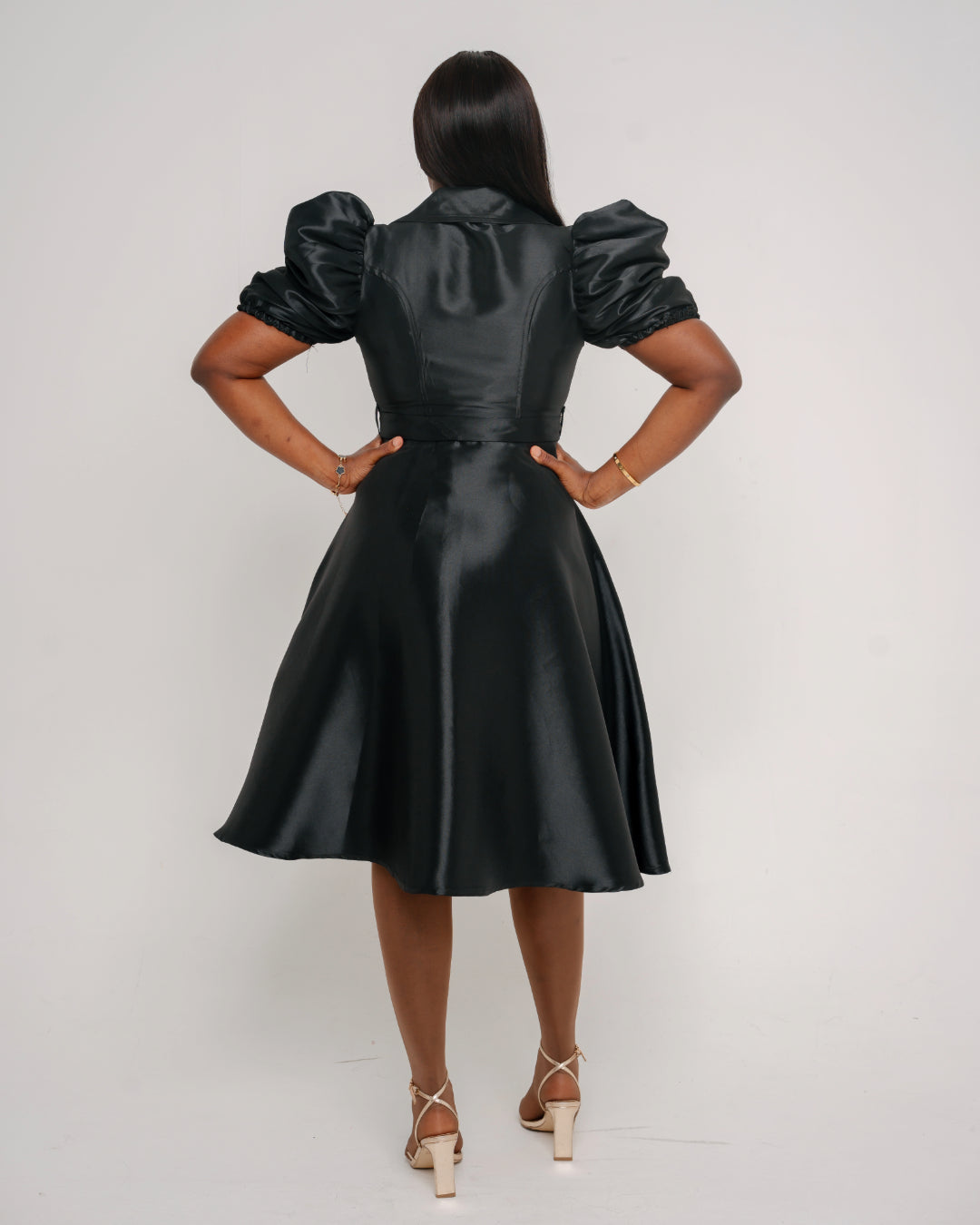 BLACK SHORT SLEEVED DUCHESS DRESS