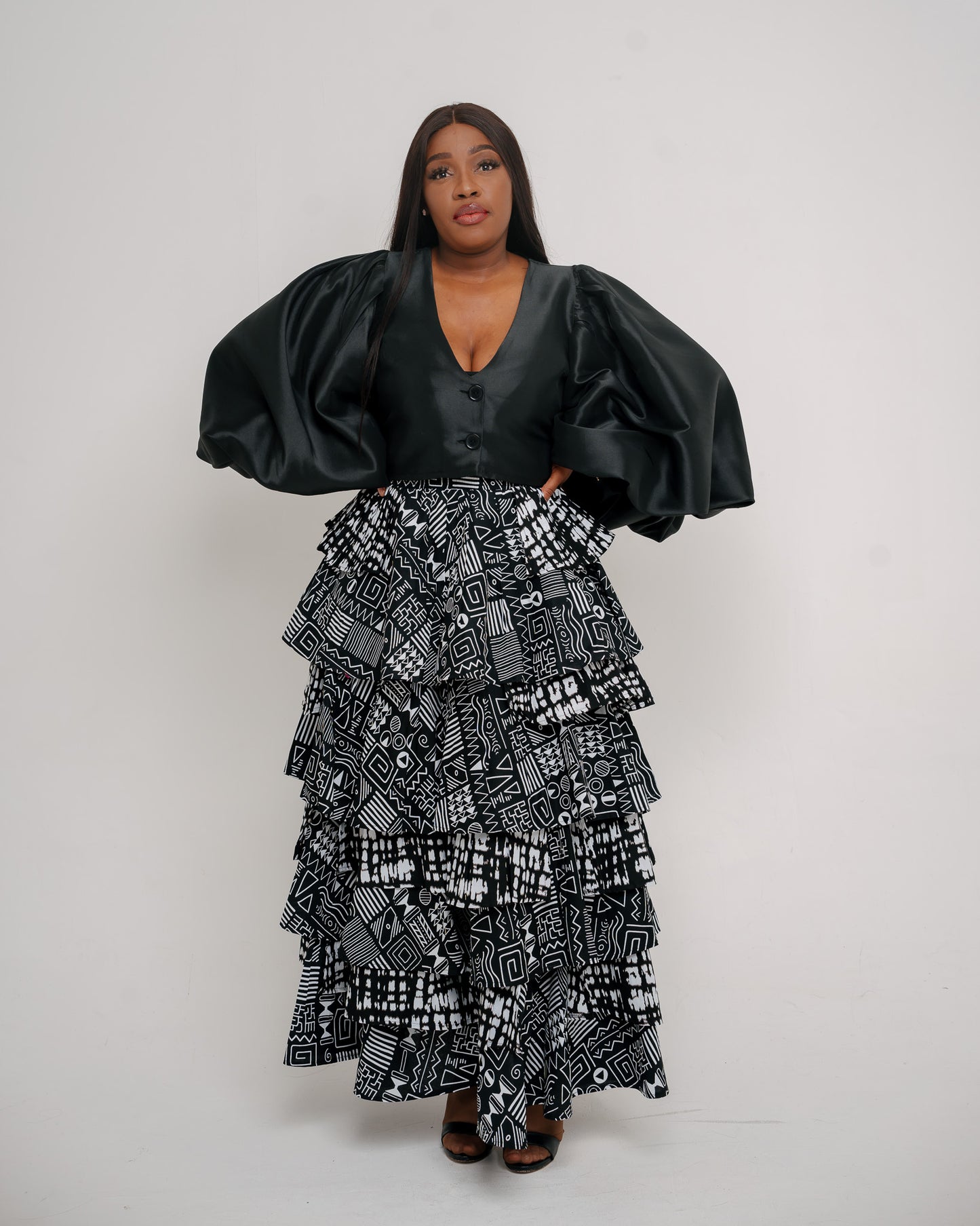 BLACK/WHITE CONTRASTED MULTILAYERED SKIRT