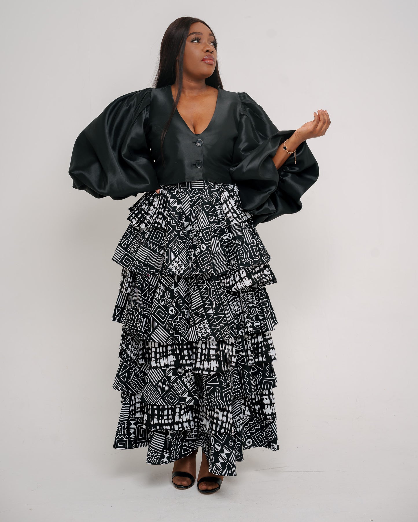 BLACK/WHITE CONTRASTED MULTILAYERED SKIRT