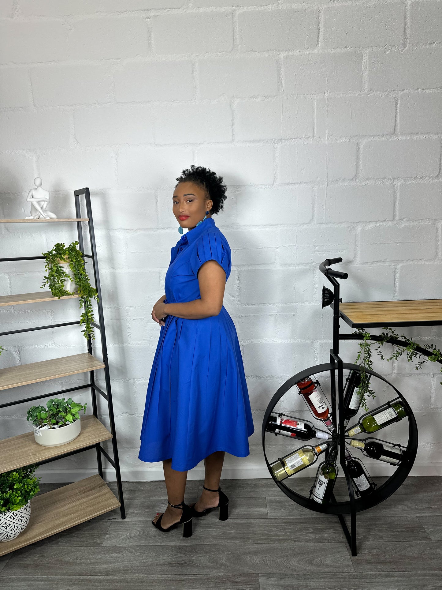 BLUE SHORT SLEEVED PLEATED DRESS