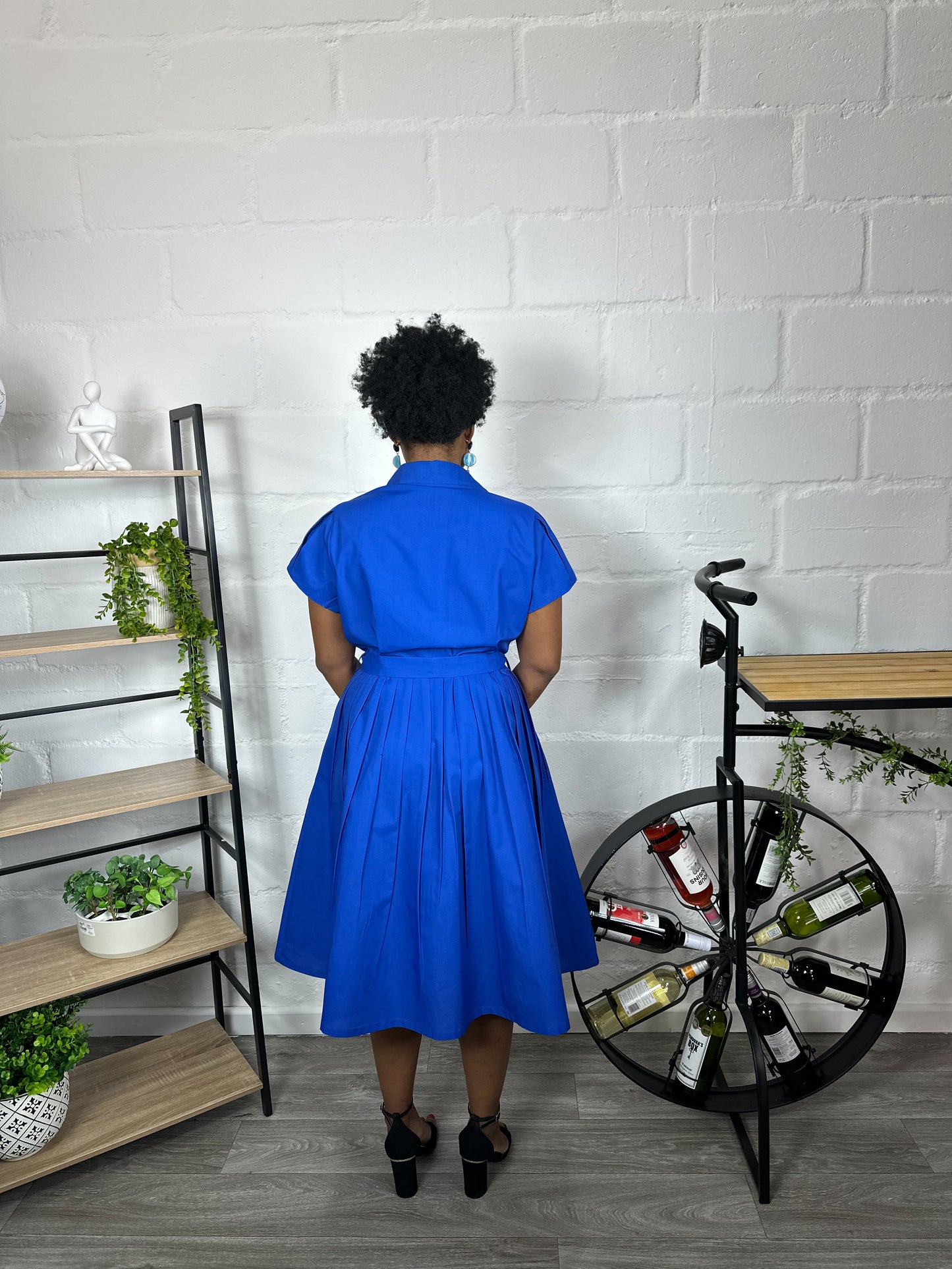 BLUE SHORT SLEEVED PLEATED DRESS